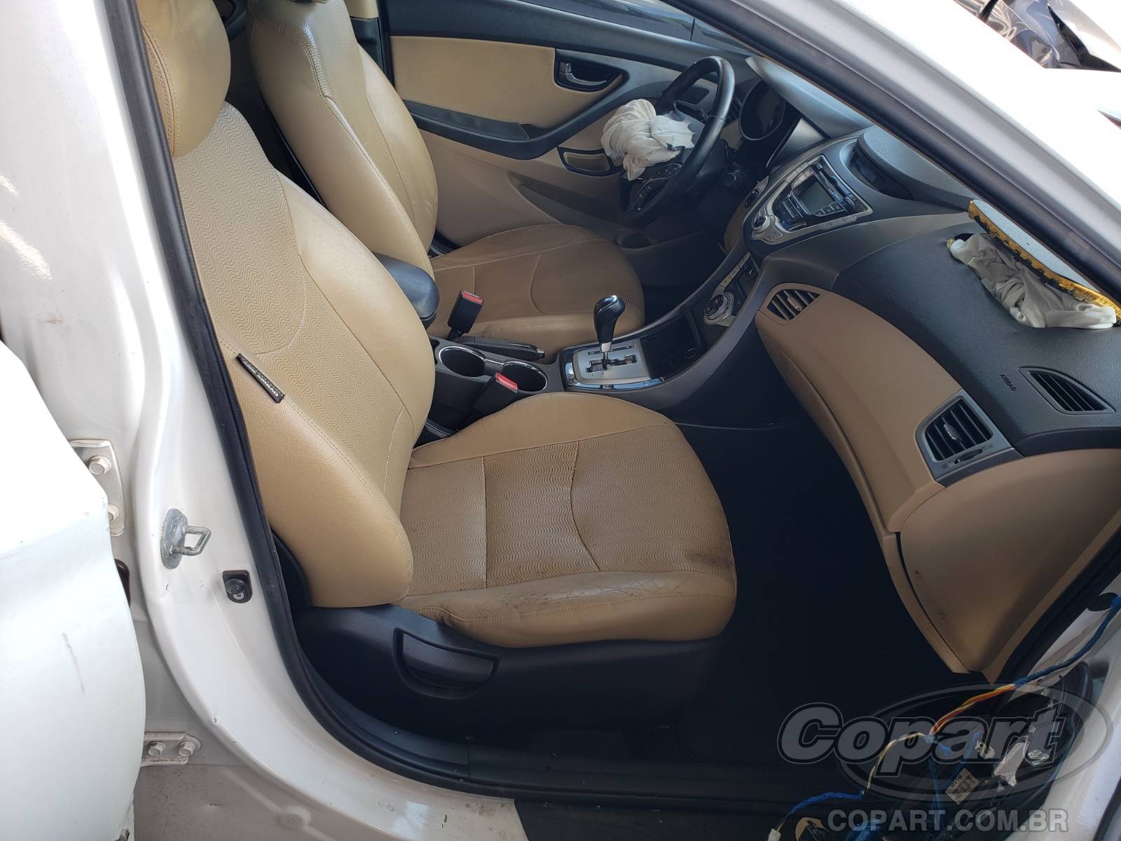 Foto 5: 2013 HYUNDAI ELANTRA