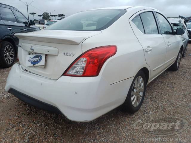 2017 NISSAN VERSA 