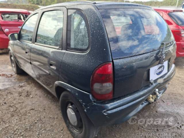2001 CHEVROLET CORSA 