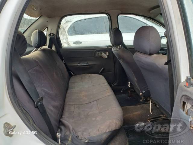 2004 CHEVROLET CORSA SEDAN 