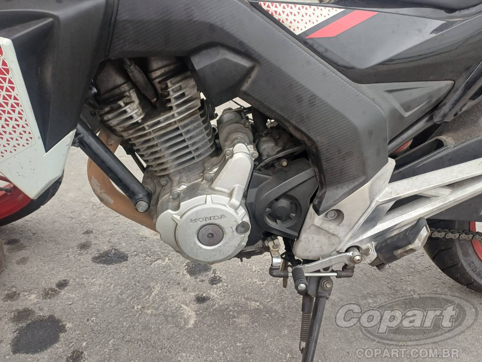 Foto 6 de 10: 2022 HONDA CB 250 F