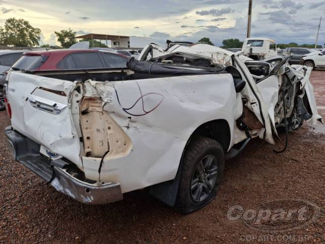 2024 TOYOTA HILUX CD 