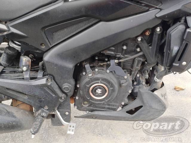 2025 BAJAJ DOMINAR 