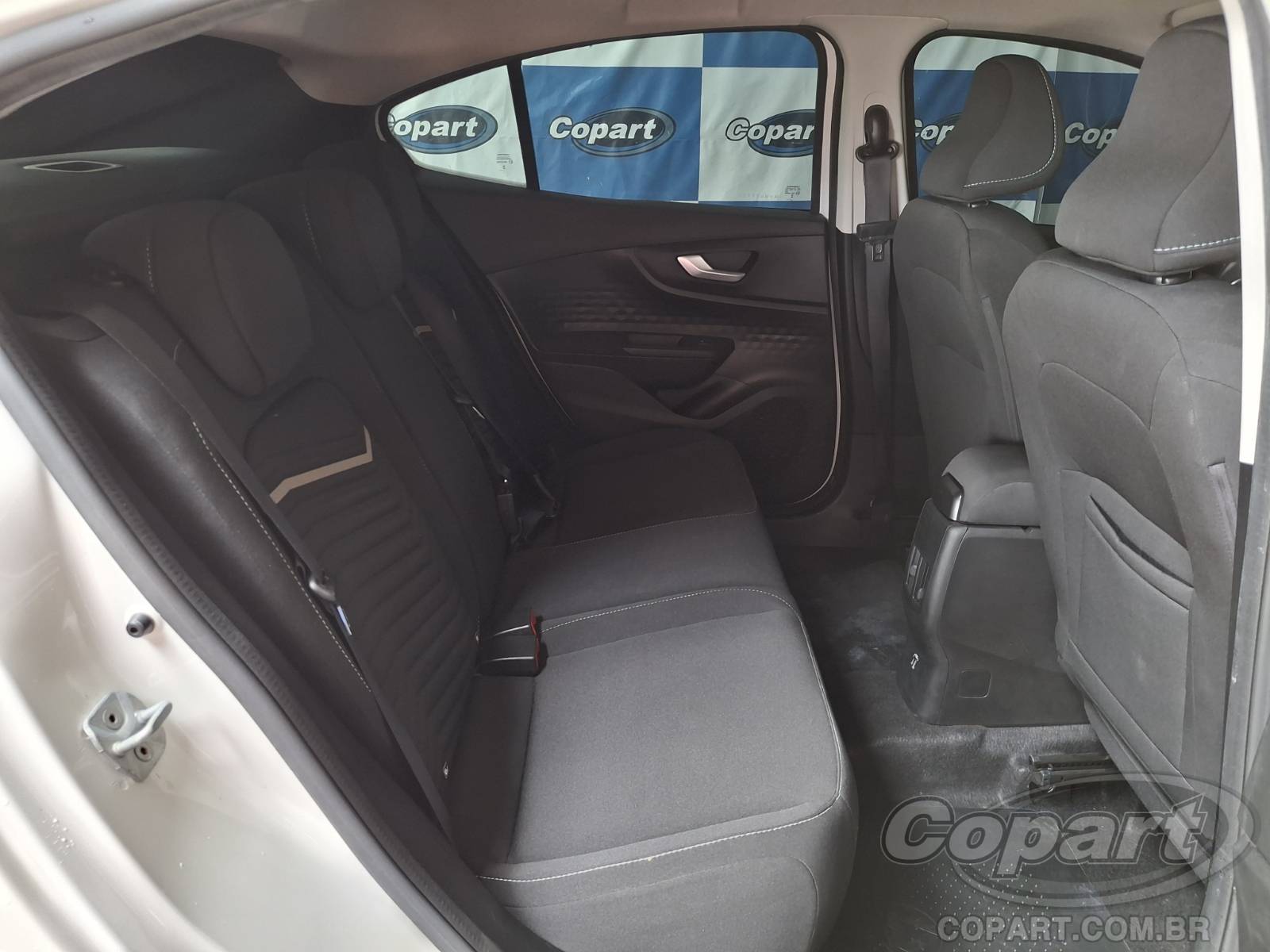 Foto 6 de 10: 2024 FIAT FASTBACK