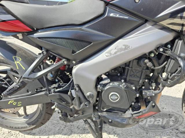 2025 BAJAJ DOMINAR 