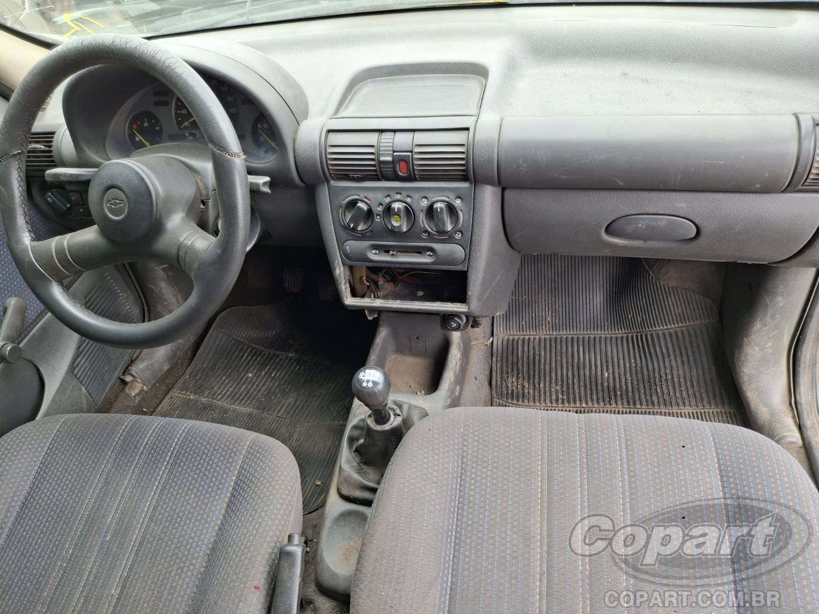 1998 CHEVROLET CORSA — foto 9 de 15