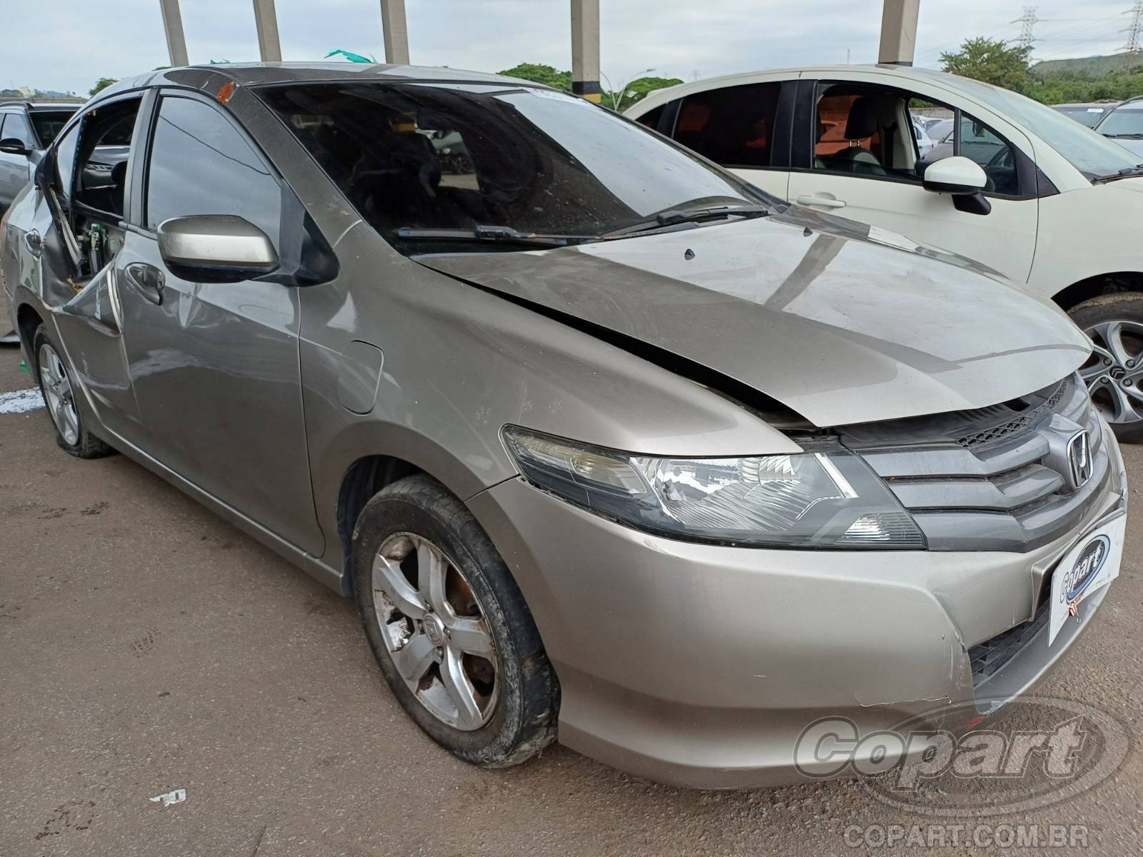 Veículo Honda City Honda City LX 1.5 16V 2010 Médio Dano Traseiro 2010 em leilão