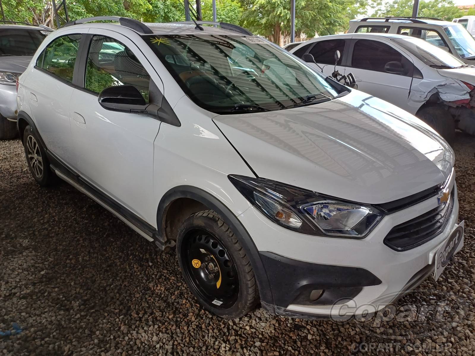 Chevrolet Onix Activ AT6 1.4 Eco 2018 Colisão Pequena Monta