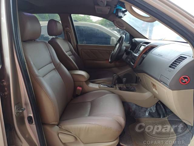 2011 TOYOTA HILUX SW4 