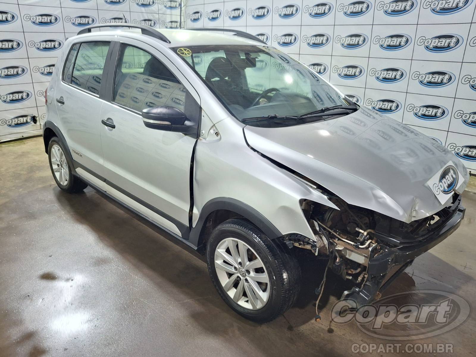 Veículo VW - VolksWagen Fox VOLKSWAGEN FOX Track 1.0 12V MPI 2017 2017 em leilão