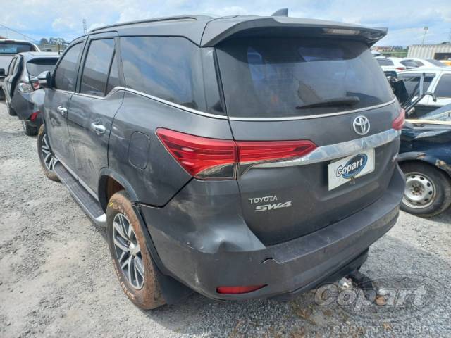 2017 TOYOTA HILUX SW4 