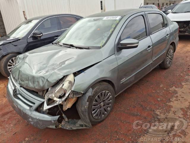 2011 VOLKSWAGEN VOYAGE 