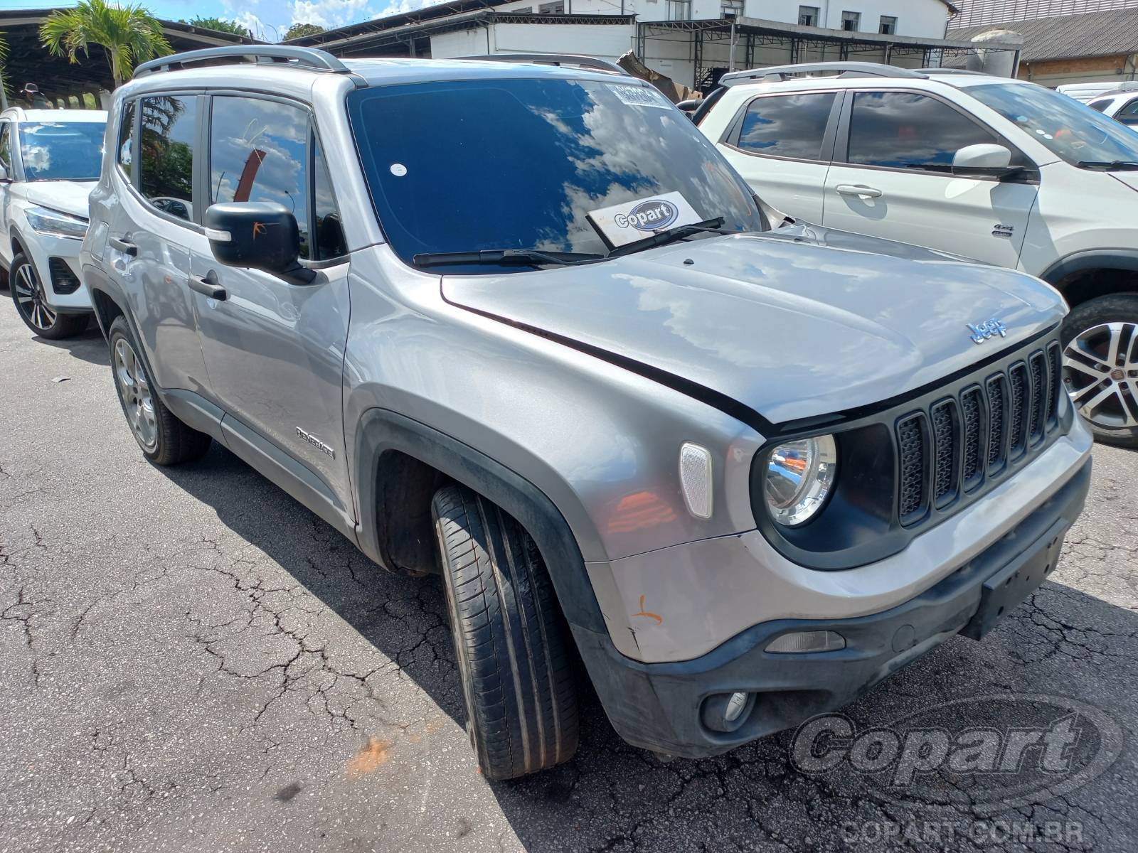 Veículo Fiat Renegade JEEP RENEGADE SPORT 1.8 16V E.TORQ EVO FLEXIVEL ALCOOL/GASOLINA 2021 2021 em leilão