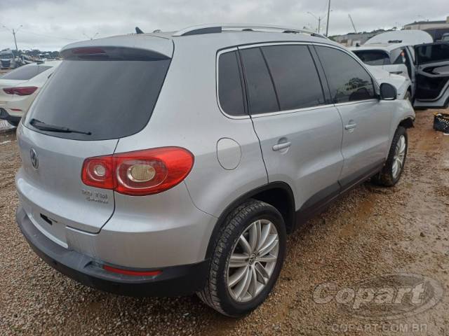 2011 VOLKSWAGEN TIGUAN 