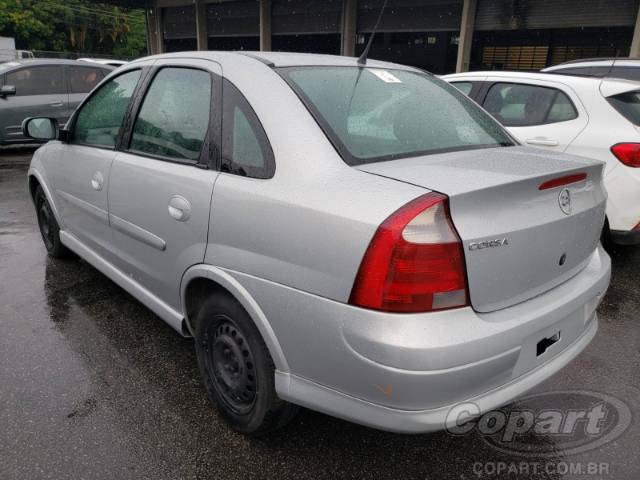 2002 CHEVROLET CORSA SEDAN 