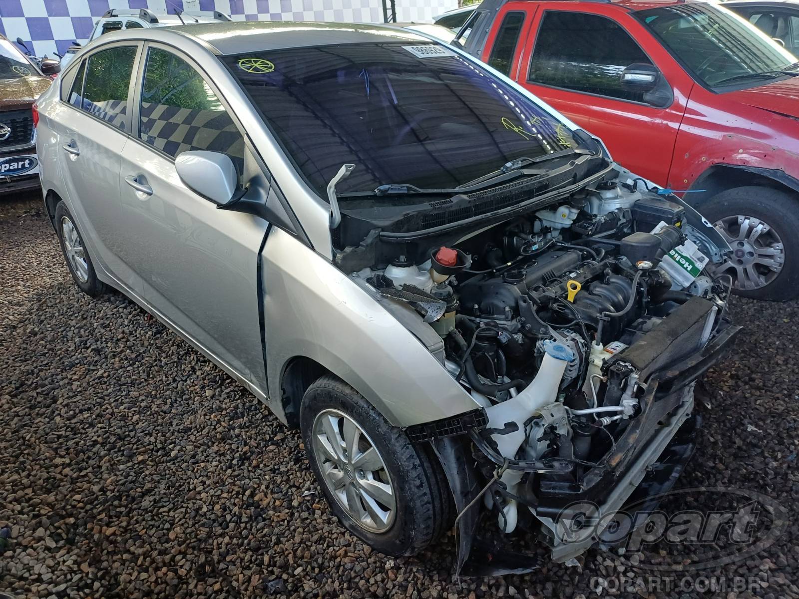 Hyundai HB20S Comfort Style 1.6 16V 2015 Colisão Média Monta