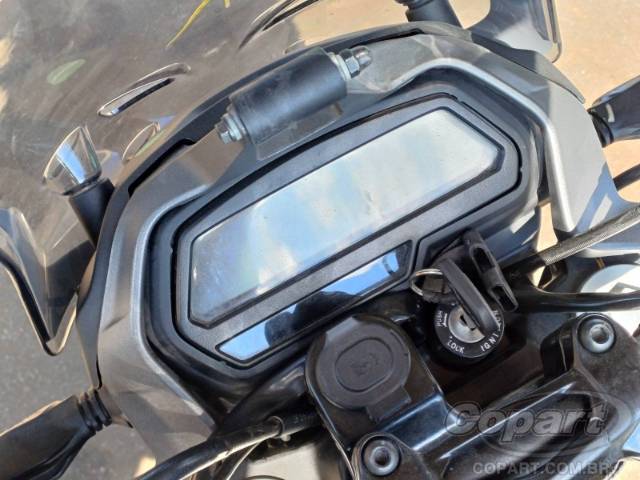2025 BAJAJ DOMINAR 