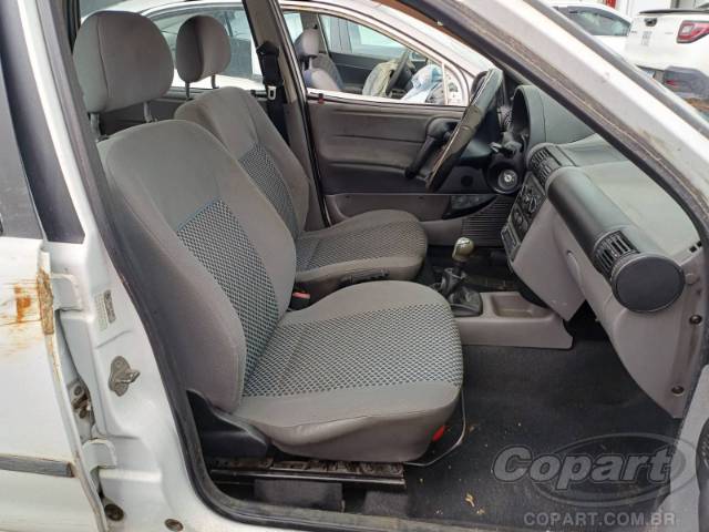 2010 CHEVROLET CLASSIC 