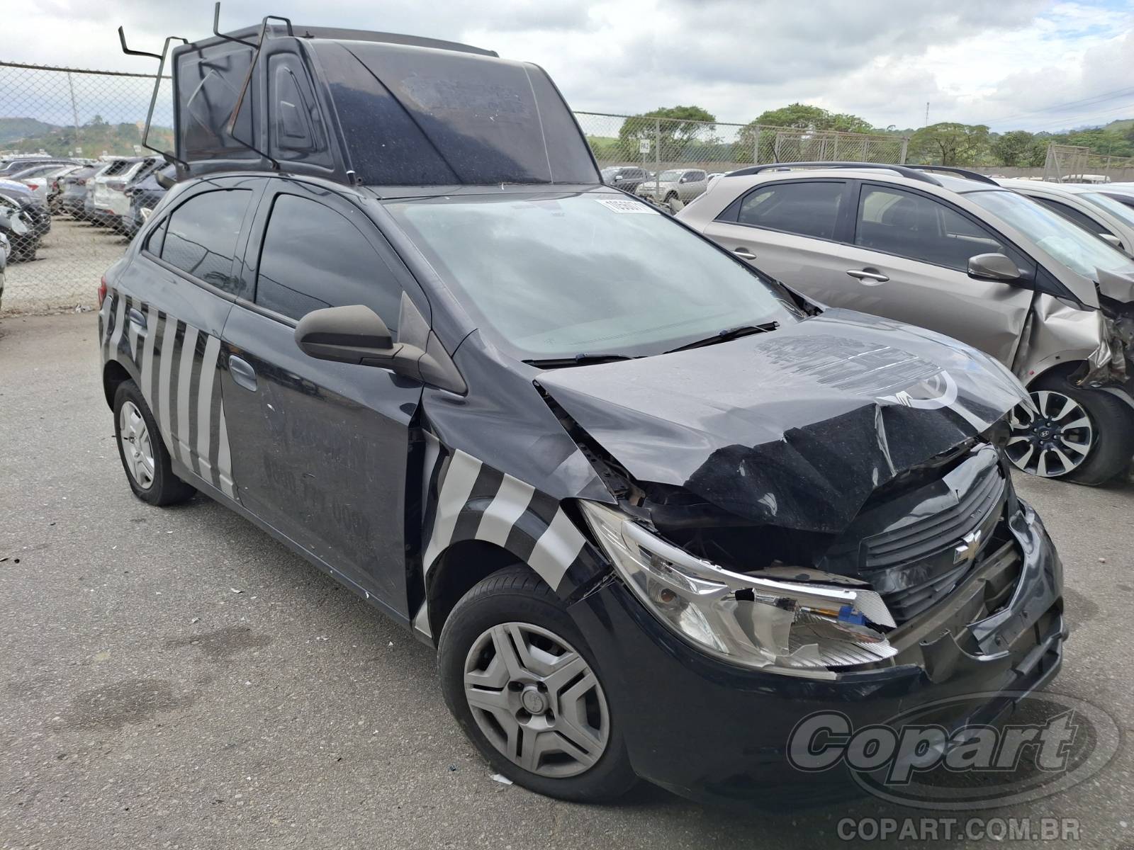 Veículo GM - Chevrolet Onix 2015 CHEVROLET ONIX LS 1.0 SPE FLEXIVEL ALCOOL/GASOLINA 2015 em leilão