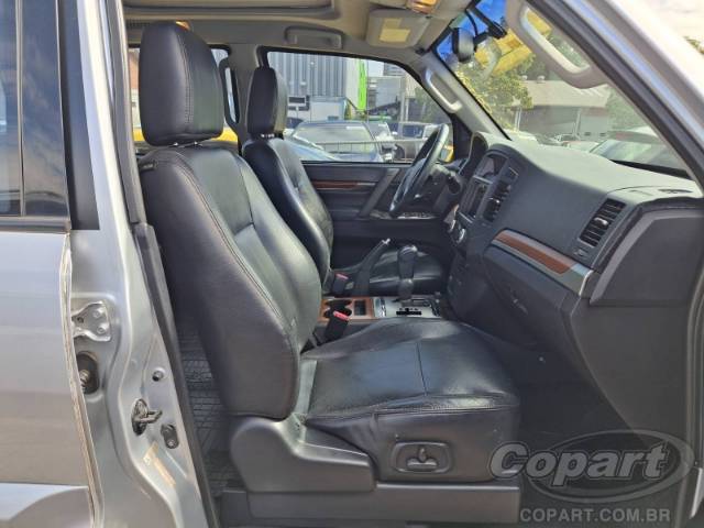 2011 MITSUBISHI PAJERO FULL 