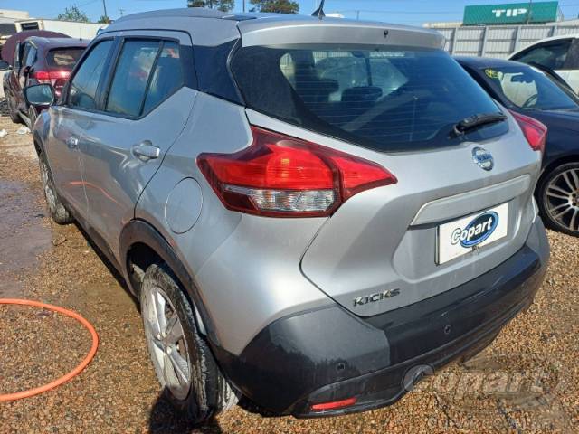 2019 NISSAN KICKS 