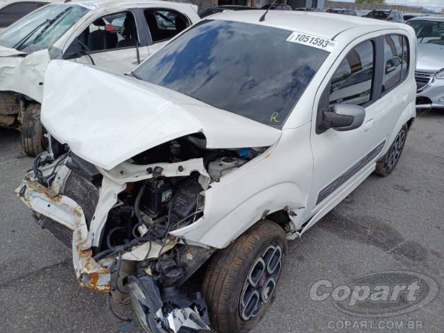 2016 FIAT UNO 