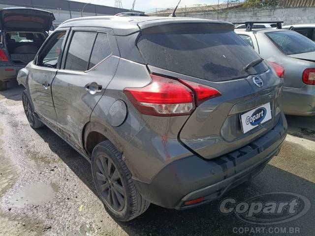 2017 NISSAN KICKS 