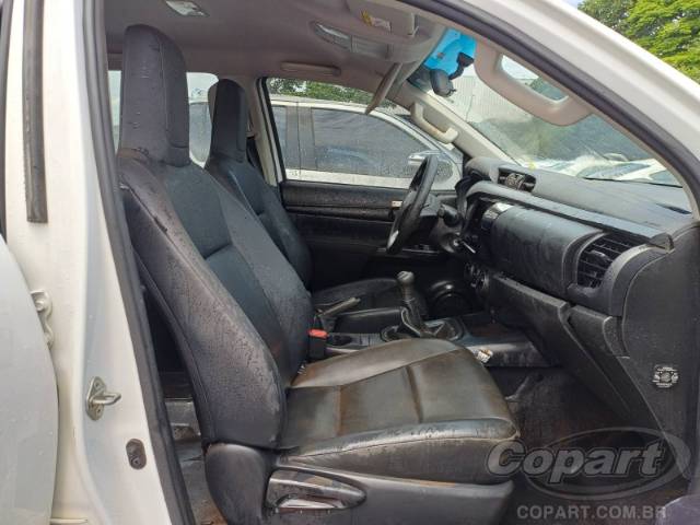 2025 TOYOTA HILUX CD 