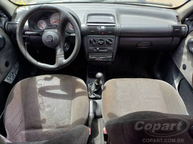 2002 CHEVROLET CORSA 