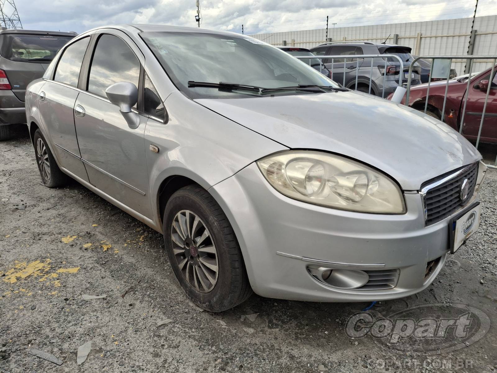 Veículo Fiat Linea Fiat Linea LX 1.8 16V E.TorQ 2011 Colisão Lateral 2011 em leilão