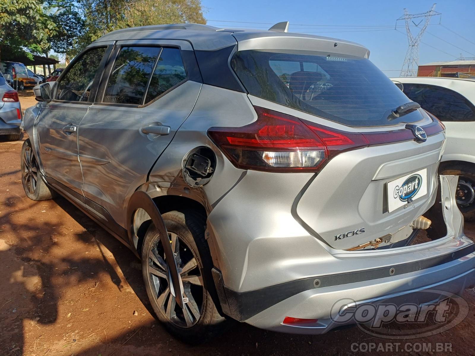 Foto 3: 2024 NISSAN KICKS