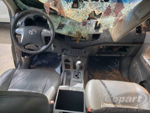 2015 TOYOTA HILUX CD 