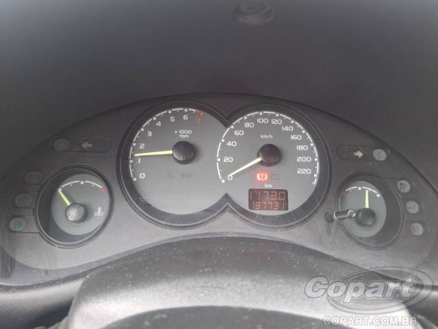 2005 CHEVROLET CLASSIC 