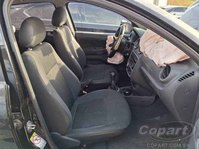 2015 VOLKSWAGEN VOYAGE 