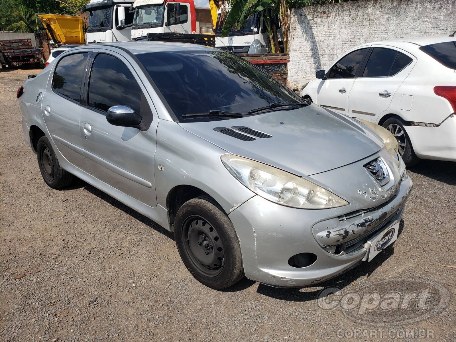 Veículo Peugeot 207 Peugeot 207 Passion XR 1.4 2012 Médio Dano Traseiro 2012 em leilão