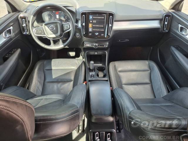 2021 VOLVO XC40 