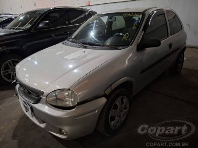 2001 CHEVROLET CORSA 