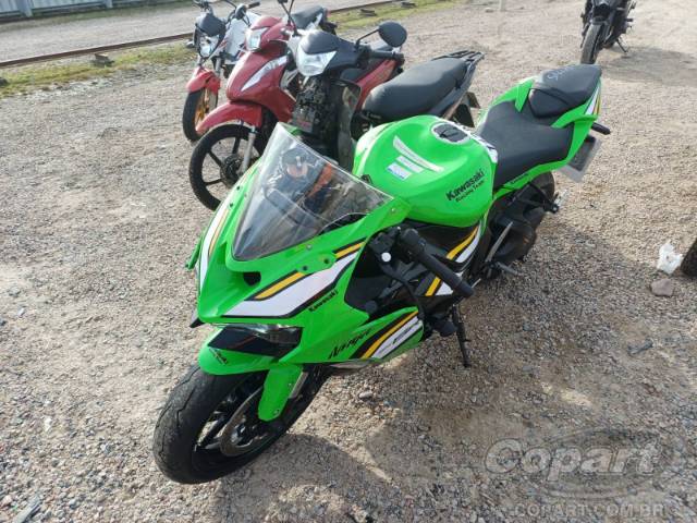 2025 KAWASAKI NINJA ZX-6R 