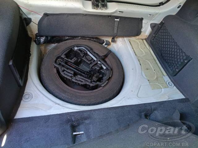 2013 VOLKSWAGEN FOX 