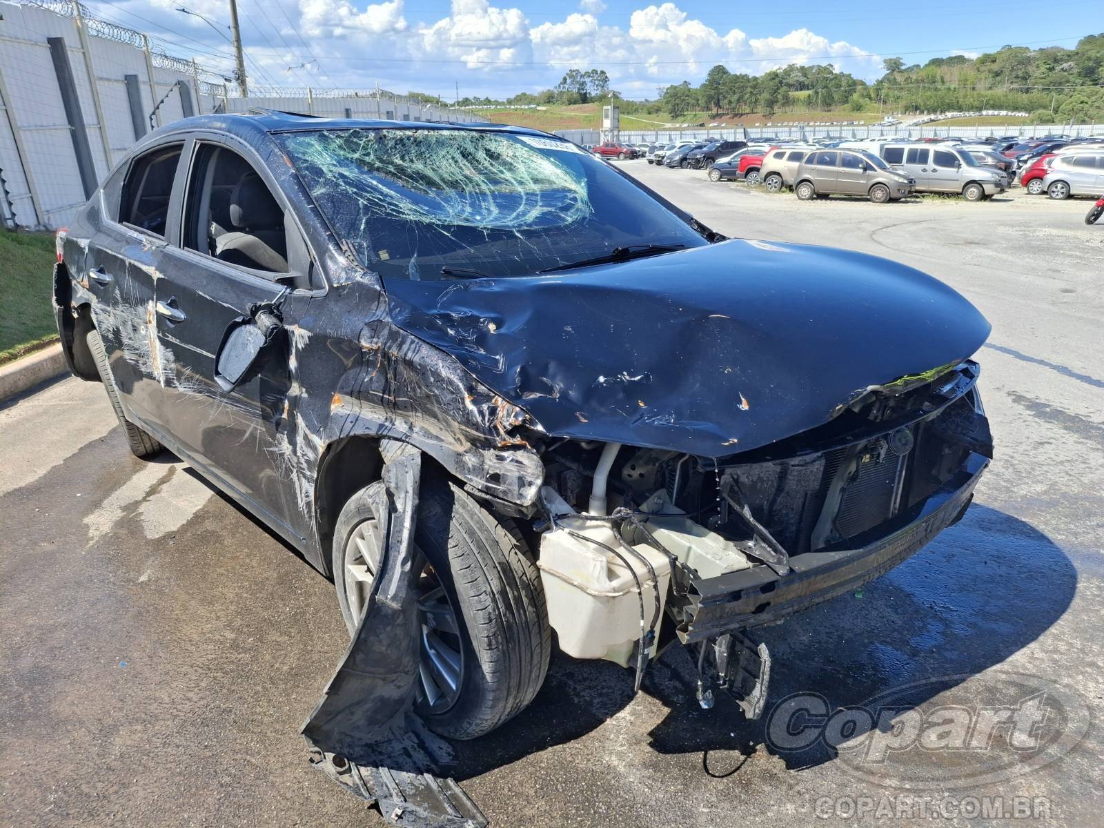 Veículo Nissan Sentra Nissan Sentra SL CVT 2.0 16V FlexStart 2013 2014 em leilão