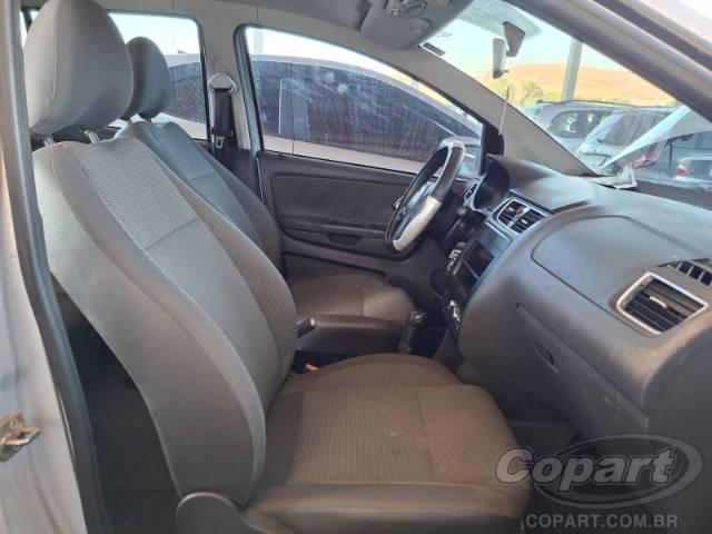 2011 VOLKSWAGEN FOX 