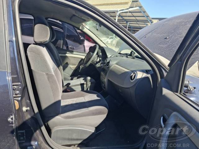 2009 RENAULT SANDERO 