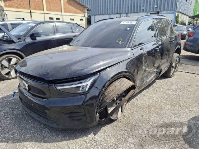 2026 VOLVO EX40 