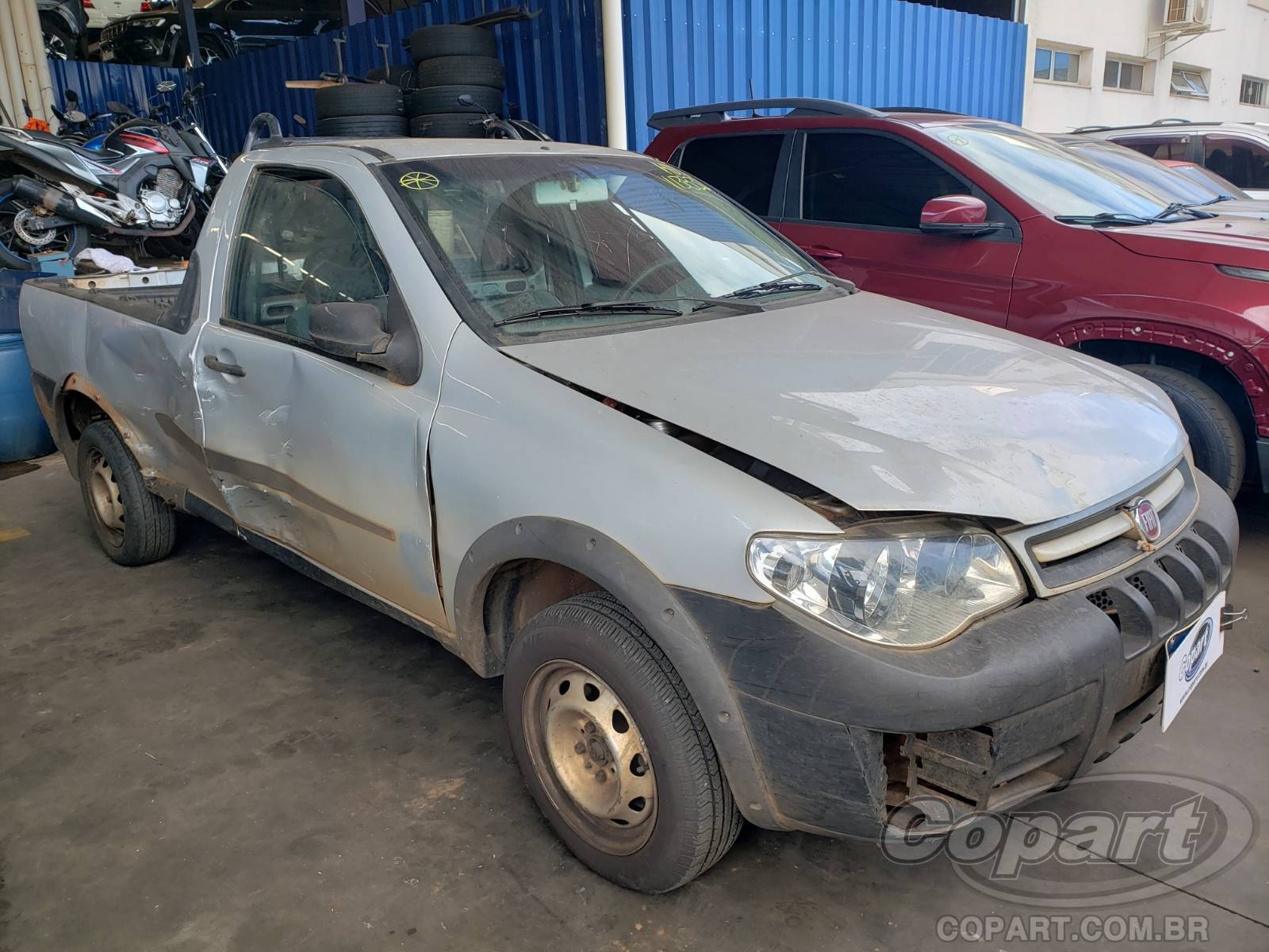 Fiat Strada 2011 em leilão