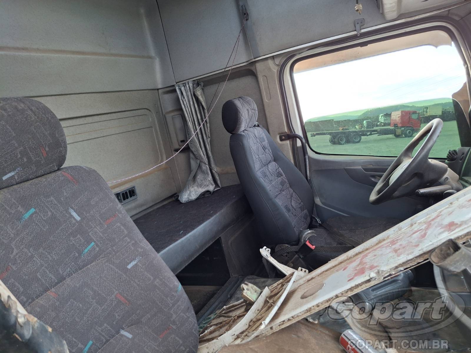 2010 MERCEDES BENZ AXOR — foto 5 de 11