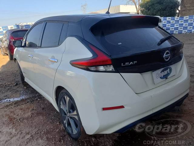 2022 NISSAN LEAF 