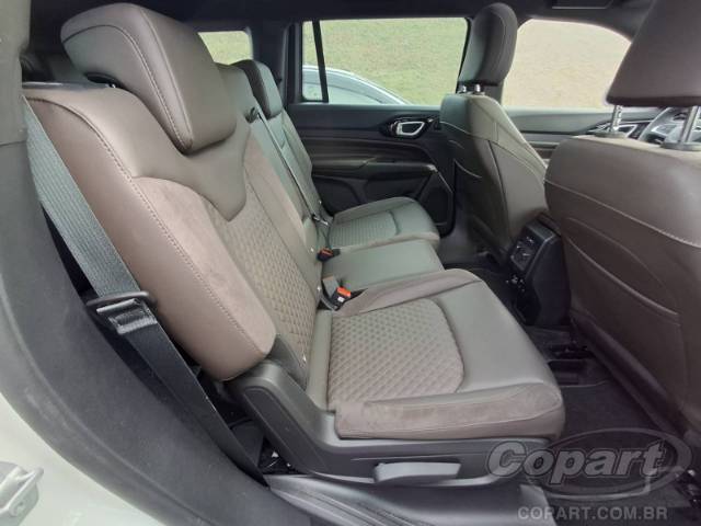 2025 JEEP COMMANDER 