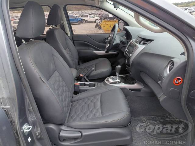 2025 NISSAN FRONTIER CD 