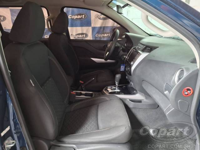 2025 NISSAN FRONTIER CD 
