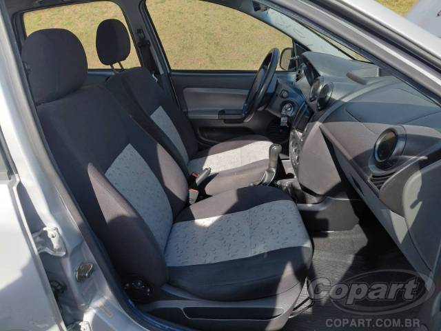 2010 FORD FIESTA 